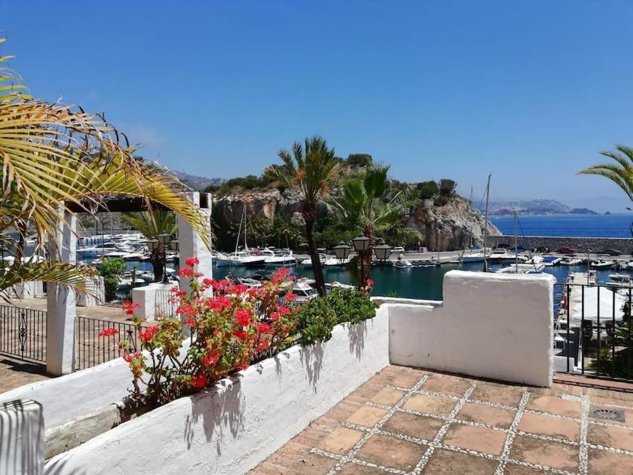 Ferienwohnung Apartamento Grande En El Puerto Marina Del Este La Herradura  Exterior foto